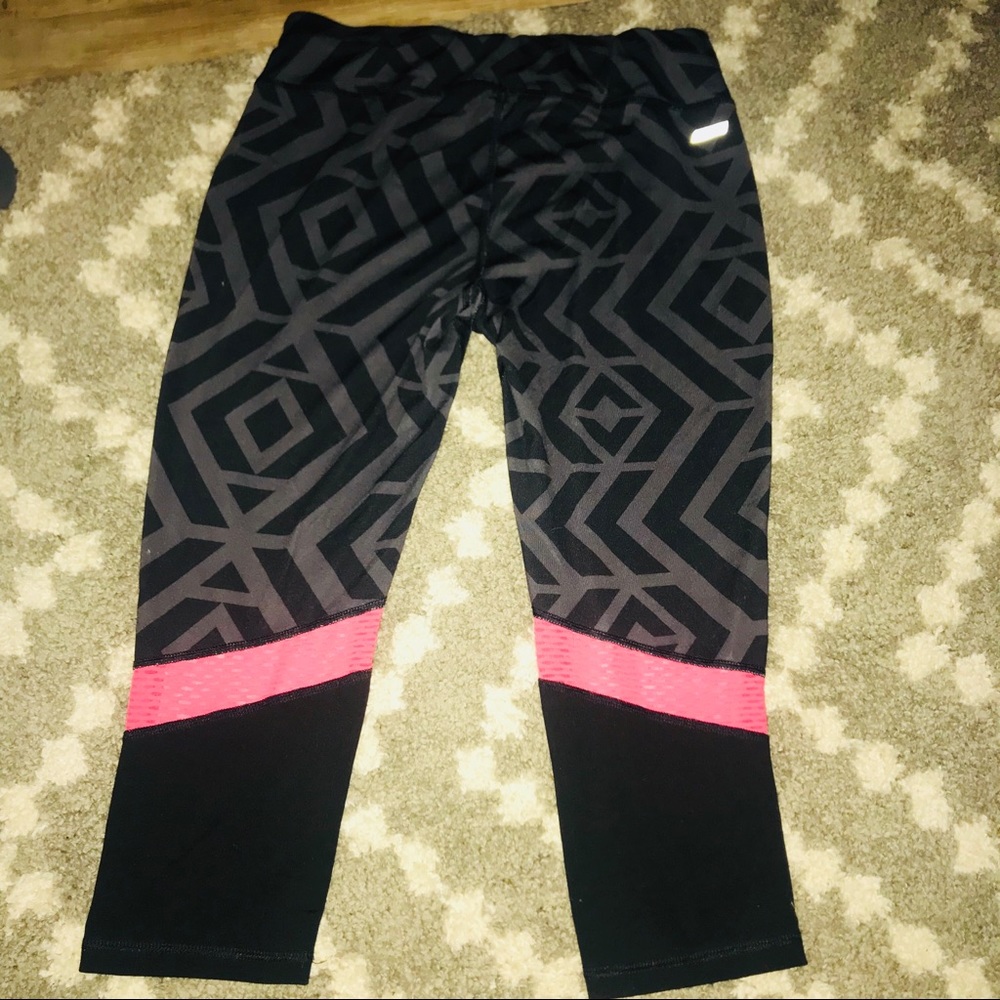 Athletic leggings